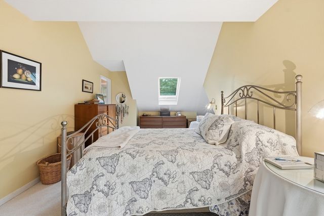 63 Brookdale Cir 63, Shrewsbury, MA 01545