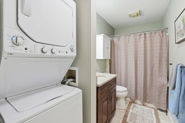 63 Brookdale Cir 63, Shrewsbury, MA 01545