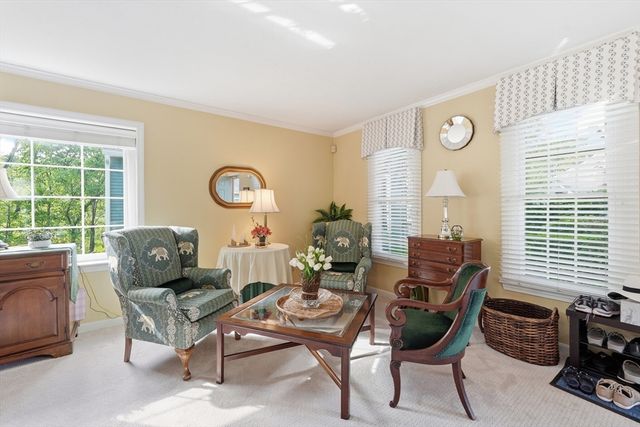 63 Brookdale Cir 63, Shrewsbury, MA 01545