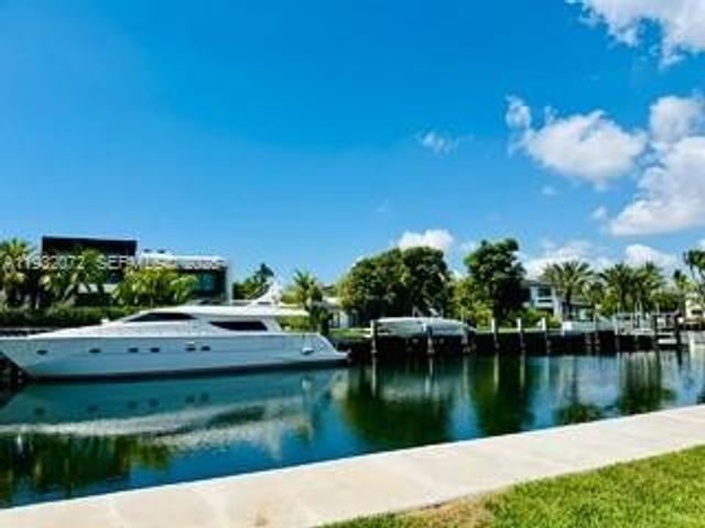 450 Paradise Isle Blvd 302, Hallandale Beach, FL 33009