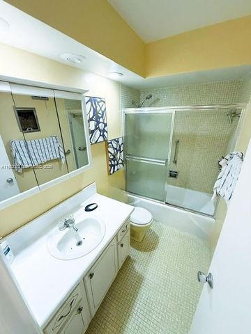 450 Paradise Isle Blvd 302, Hallandale Beach, FL 33009