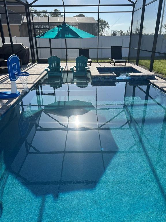 Image 20 of property listing at 9552 LAUNCH POINT ROAD, Orlando, FL 32832