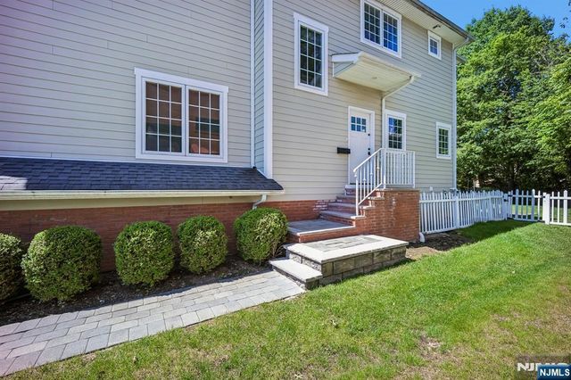 39 Grove Street B, Tenafly, NJ 07670