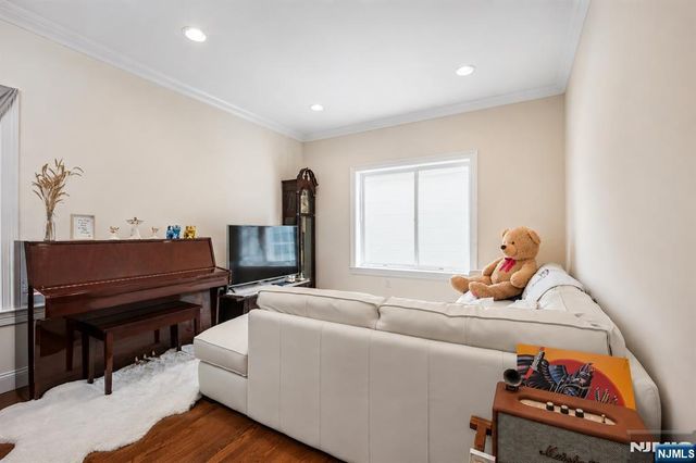 39 Grove Street B, Tenafly, NJ 07670