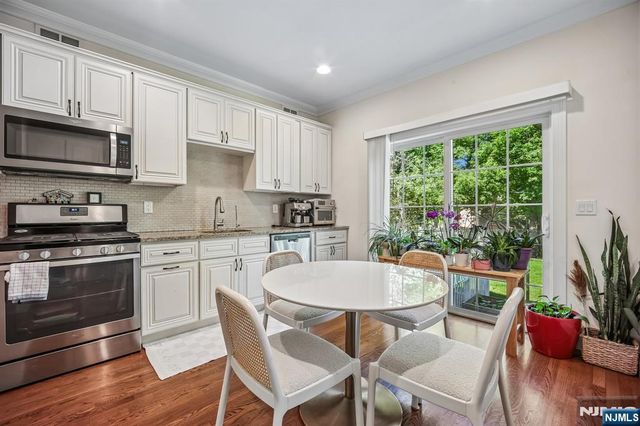 39 Grove Street B, Tenafly, NJ 07670