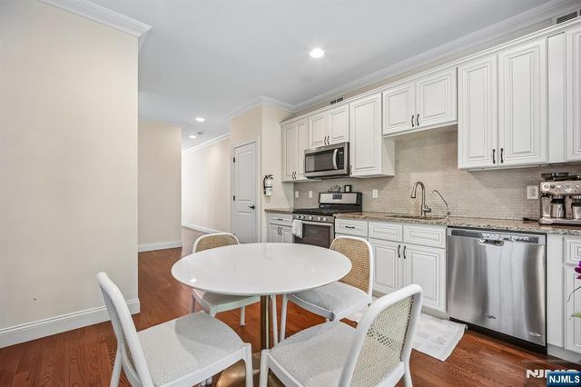 39 Grove Street B, Tenafly, NJ 07670