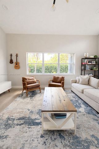 1125 Butternut Ln, Hollywood, FL 33019