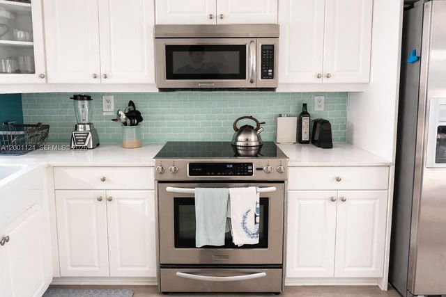 1125 Butternut Ln, Hollywood, FL 33019