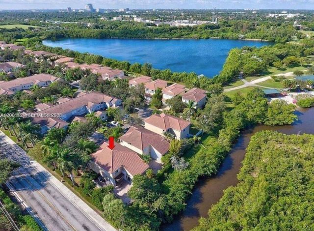 1125 Butternut Ln, Hollywood, FL 33019