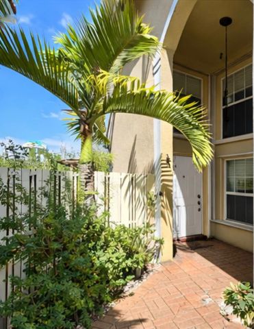 1125 Butternut Ln, Hollywood, FL 33019