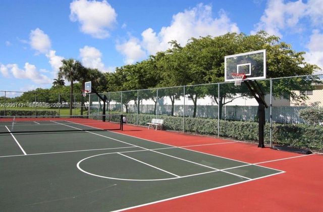 1125 Butternut Ln, Hollywood, FL 33019