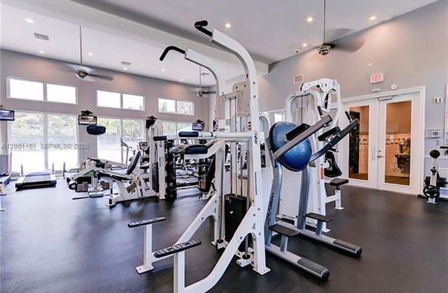 1125 Butternut Ln, Hollywood, FL 33019