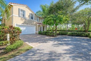 1125 Butternut Ln, Hollywood, FL 33019