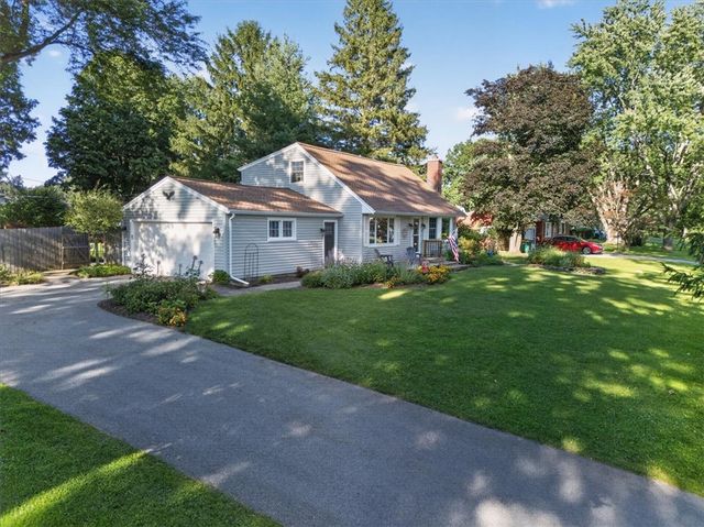 4 Briarwood Lane, Perinton, NY 14450