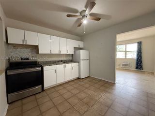900 SW 5th St 2, Hallandale Beach, FL 33009