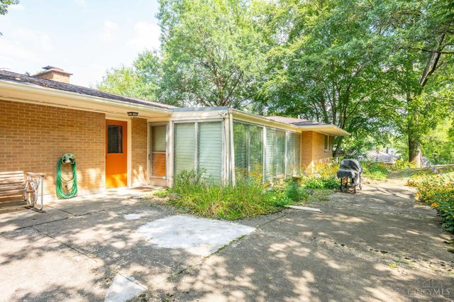 513 Chisholm Trail, Wyoming, OH 45215