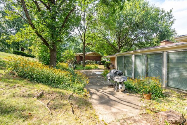513 Chisholm Trail, Wyoming, OH 45215