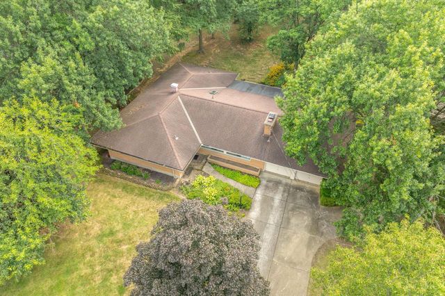 513 Chisholm Trail, Wyoming, OH 45215