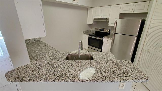 4666 PEMBROOK PLACE 103, Orlando, FL 32811