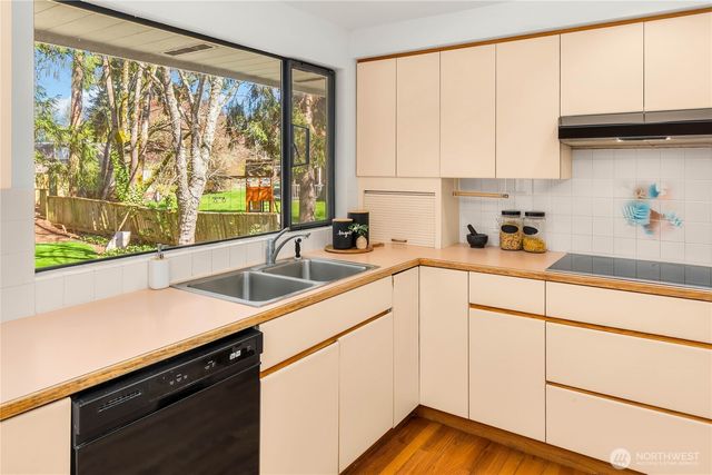 14514 NE 5th Street, Bellevue, WA 98007