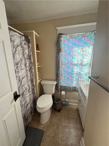 1647 Church St, Ambridge, PA 15003