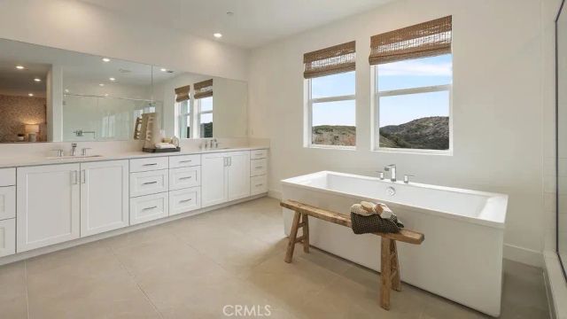 24325 Corte Cambur, Valencia, CA 91354