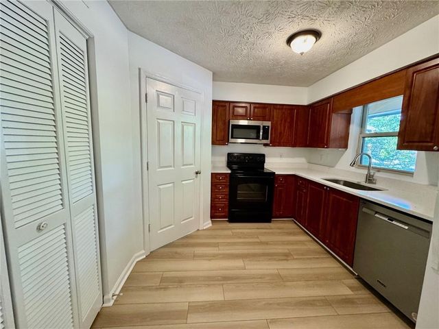 1911 Barrow Way, Duluth, GA 30096