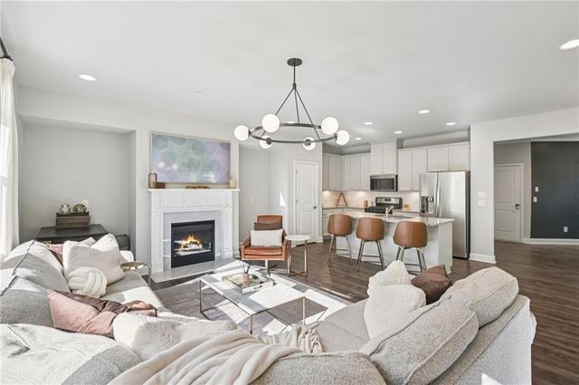 365 Hayden Circle, Woodstock, GA 30189