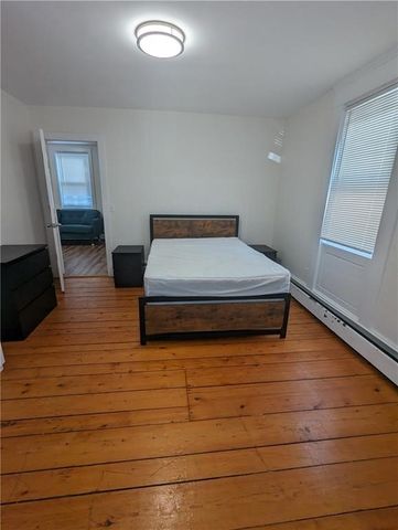 37 Ann Street 1, Newport, RI 02840