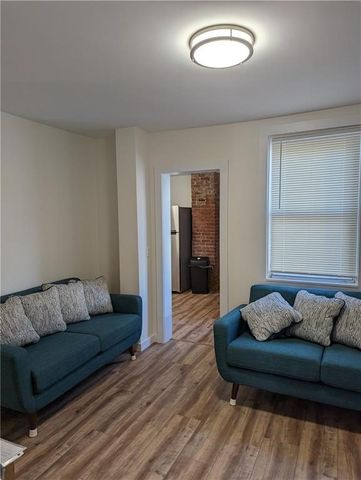 37 Ann Street 1, Newport, RI 02840