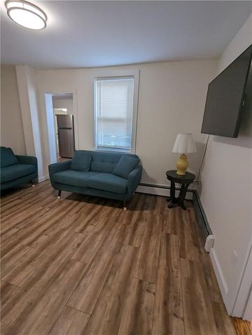 37 Ann Street 1, Newport, RI 02840