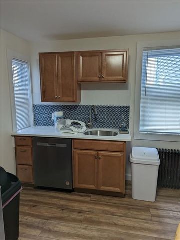 37 Ann Street 1, Newport, RI 02840