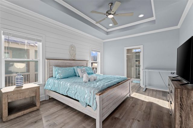 941 S Gateway, Crystal Beach, TX 77650