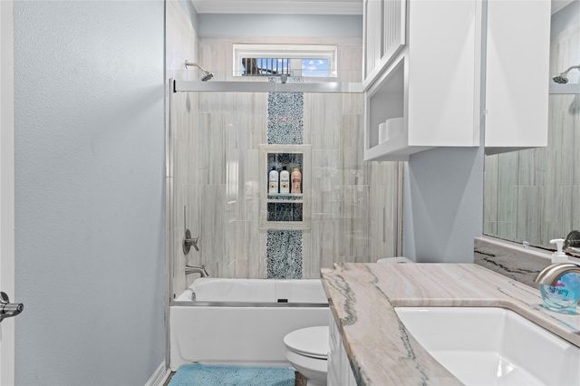 941 S Gateway, Crystal Beach, TX 77650