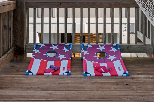 941 S Gateway, Crystal Beach, TX 77650