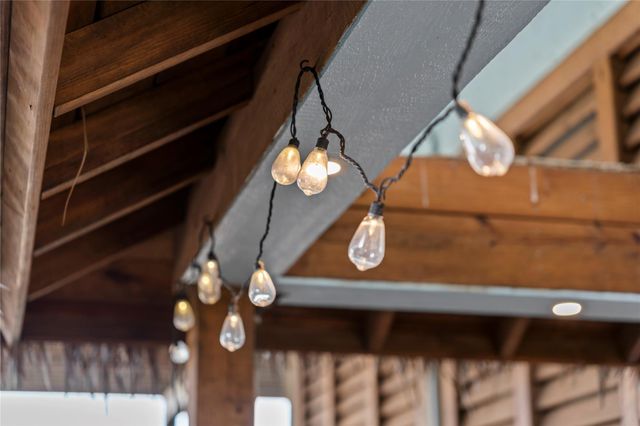 941 S Gateway, Crystal Beach, TX 77650