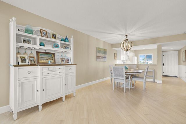 1001 Seafarer Circle 405, Jupiter, FL 33477