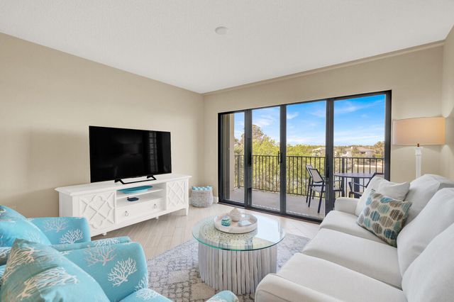 1001 Seafarer Circle 405, Jupiter, FL 33477