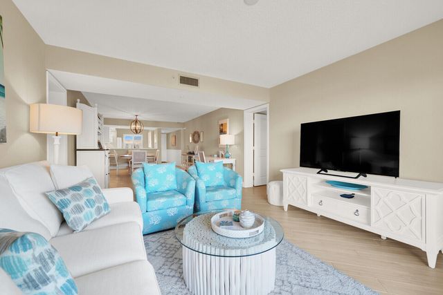 1001 Seafarer Circle 405, Jupiter, FL 33477