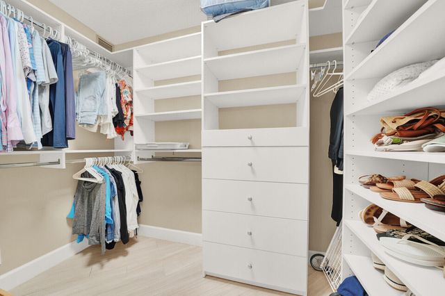 1001 Seafarer Circle 405, Jupiter, FL 33477