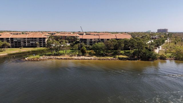 1001 Seafarer Circle 405, Jupiter, FL 33477