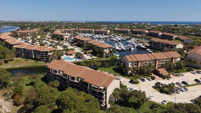 1001 Seafarer Circle 405, Jupiter, FL 33477