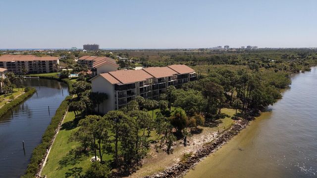 1001 Seafarer Circle 405, Jupiter, FL 33477