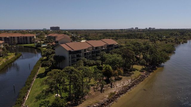 1001 Seafarer Circle 405, Jupiter, FL 33477