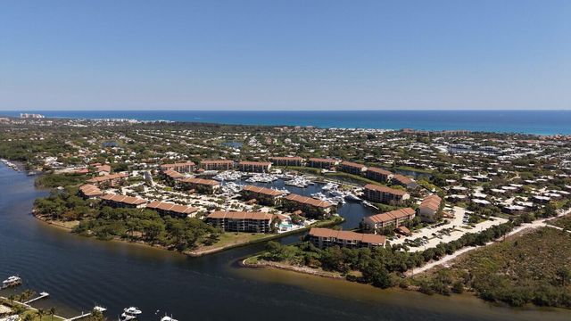 1001 Seafarer Circle 405, Jupiter, FL 33477