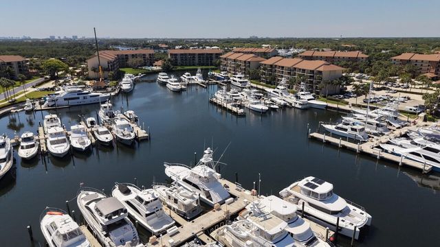 1001 Seafarer Circle 405, Jupiter, FL 33477