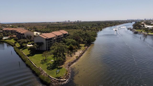 1001 Seafarer Circle 405, Jupiter, FL 33477