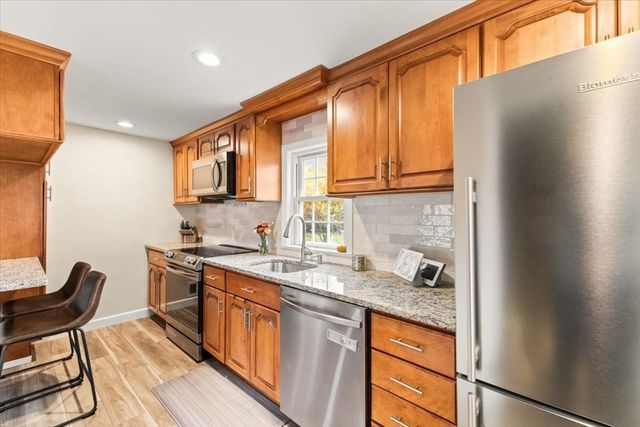 33 Green St, Abington, MA 02351