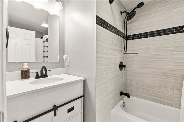 33 Green St, Abington, MA 02351