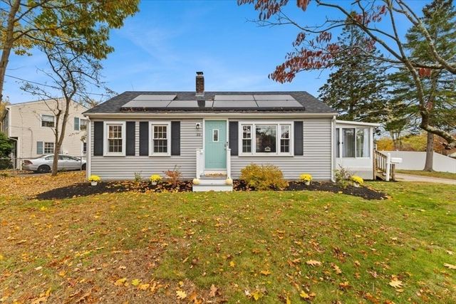 33 Green St, Abington, MA 02351